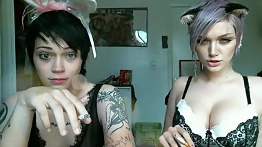 2 sexy Chicks Smoking