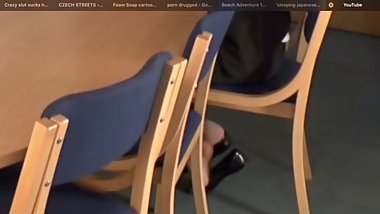 Teen heelpopping under the table!