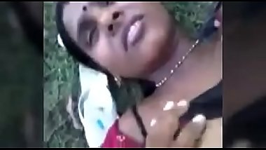 Indian HomeMade sex in UP garden