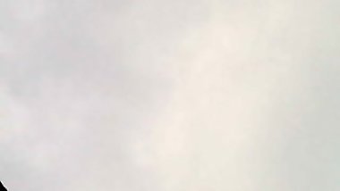 rica pelada debajo de su falda corta Upskirt