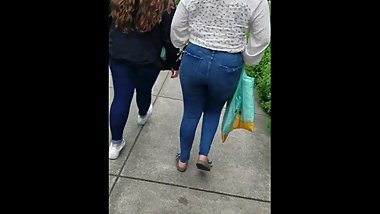 Candid College Teen With A Ridiculous Fat Ass