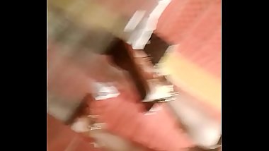 Espiando jovencita en el ba&ntilde_o