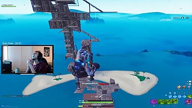 GREY HAIRED PETITE CUTIE CUCKS BETA BF