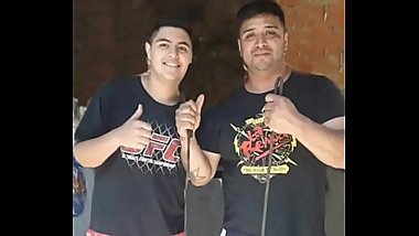 3 negros se la chupan a un enano