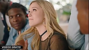 Rubia Ardiente follada por negros