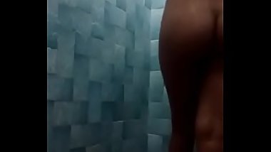 MOROCHITA duchandose, video completo en: www.novatasxxx.com