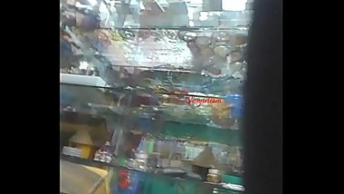 Rica minifalda a teens en merida, casi se da cuenta.