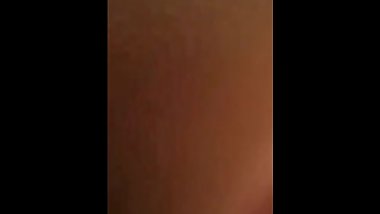 Geile Deutsche befriedigt sich mit Maiskolben