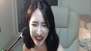 Korean stunning model shows her body