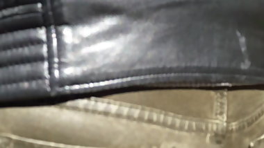 SELFIE. MY ASS IN TIGHT SKINNY LEATHER PANTS