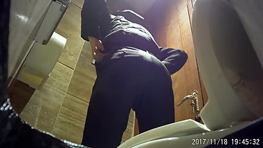 peek a boo at public toilet 2