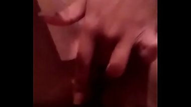 Novinha se masturbando