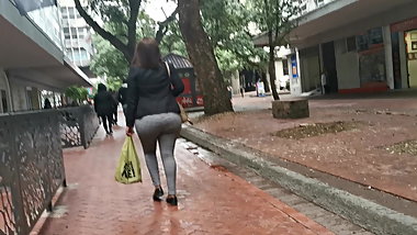 BIG ASS WALK THE CITY