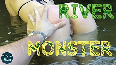 BLONDE TEEN WANTS TO SUCK