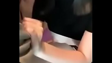 自拍身材极好的妹子蹲着口交(茶烟进口烟加徽信we88840)