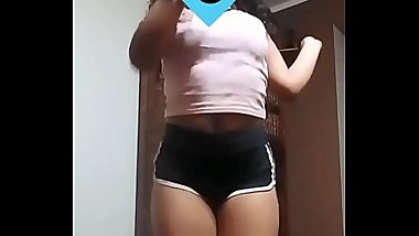 Peruana exita bailando