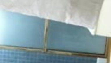 espiando hermanastra desnuda