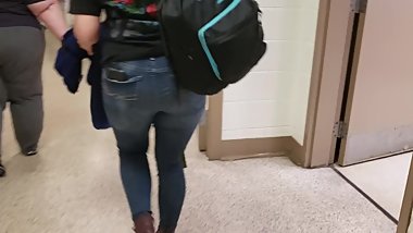 Abigail Ass and Legs Candid