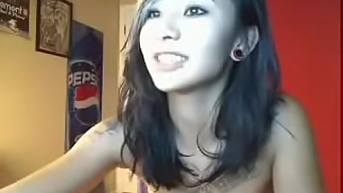 Ultra Sensual Woman Modeling On Cam
