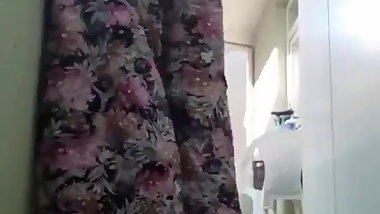 Komsu Hatun balkonda