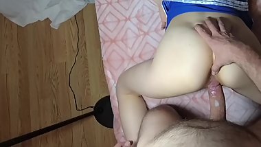 Young chearleader plays stepfather's 
