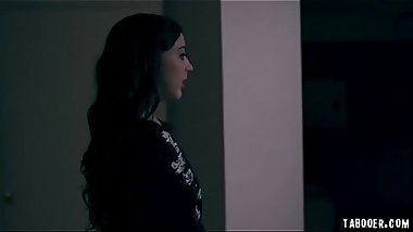 LOL! This is so fucked up! Whitney Wright hooks up with a date for a threesome and in turns out that the dudes girlfriend is a fuck doll!