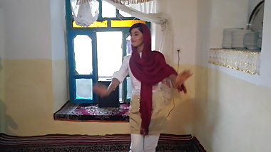 Iran Dancing girl 1