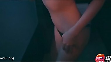 si&ecirc_u người mẫu nh&igrave_n l&agrave_ ph&ecirc_
