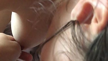 Ma salope qui suce a 4 pattes en string