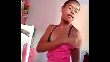 rica perrita caliente se desnuda toda para mi FULL video aqui:  http://bit.ly/2GVhAAD