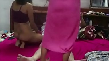 viejo folla con las criadas jovencitas para mejorar su paga FULL video aqui:  http://bit.ly/2JlVB9O