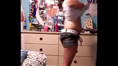 hermosa putica baila sexy y se desnuda toda para mi FULL video aqui:  http://bit.ly/30thWHG