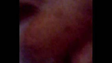 Eu comendo a novinha no fundo da escola