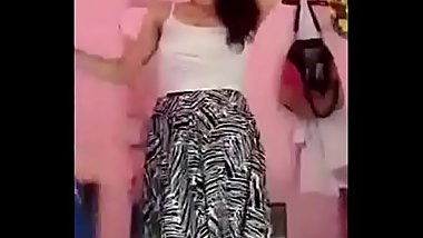 jovencita se desnuda toda hecho en casa clip de adolescente FULL video aqui:  http://bit.ly/2LVmcfM