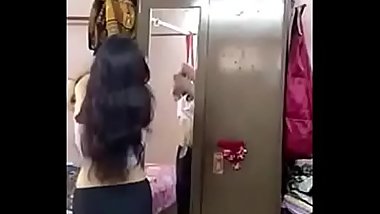 Chica timida de desnuda con curvas y hermoso culo para su novio FULL video aqui:  http://bit.ly/2LLRFRB