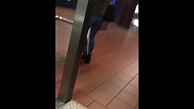 Candid Teen Ass in tight Jeans