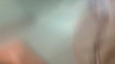 siguiendo a tetona despistada en el metro y unos culitos 1